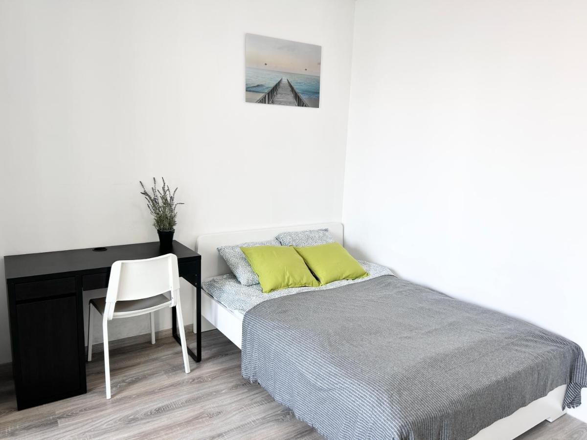 New 2022 Family&Friends Downtown Ac 3Br 2Ba Free Parking Big Balcony Near Metro&Train Station Self Check-In Apt بودابست المظهر الخارجي الصورة