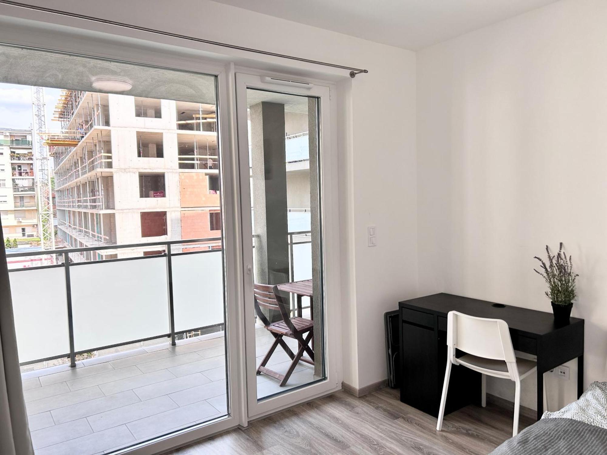 New 2022 Family&Friends Downtown Ac 3Br 2Ba Free Parking Big Balcony Near Metro&Train Station Self Check-In Apt بودابست المظهر الخارجي الصورة
